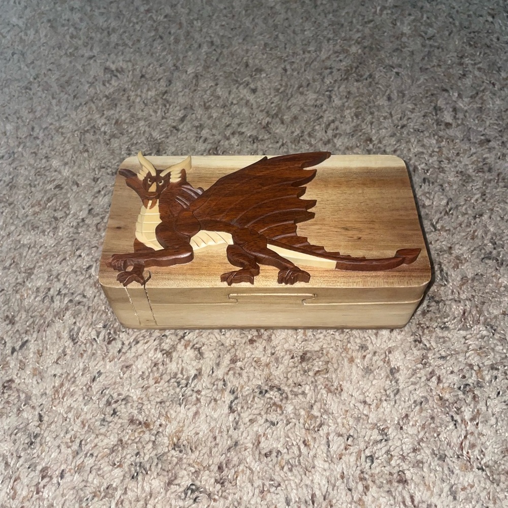 Carver Dan Puzzle Box - Flying DRAGON - Handcrafted Wooden Keepsake gift box